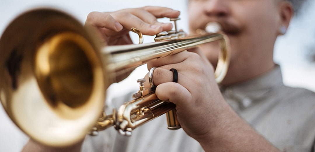Can You Still Play an Instrument with Clear Aligners? Your Comprehensive Guide for Musicians and Parents Can You Still Play an Instrument with Clear Aligners? Your Comprehensive Guide for Musicians and Parents